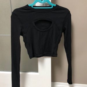 Lululemon crop top with cut out
